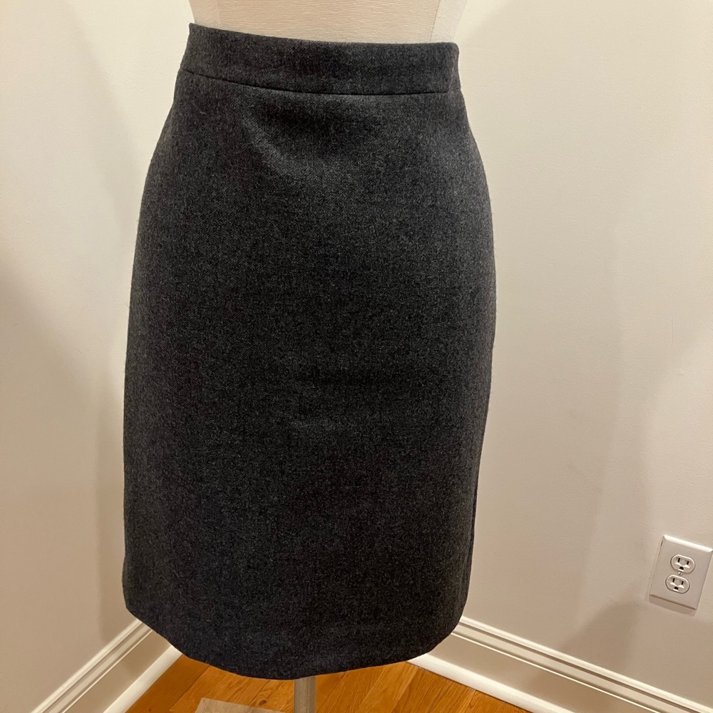 Gray Wool J. Crew pencil skirt in great condition